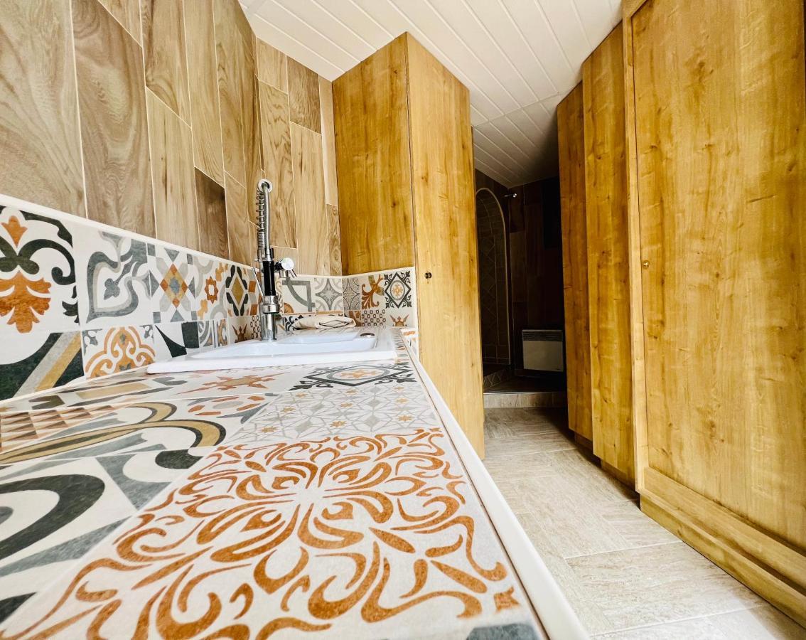 Le Mas Des Mathes, Chambres D'Hotes, Studios Ле-Мат Екстер'єр фото